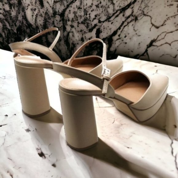 Heels - Picture 7 of 7